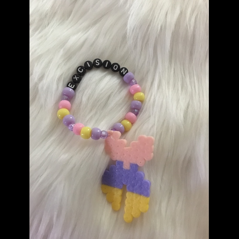 🍬🍭💜Pastel Excision Perler Bracelet💜🍭🍬